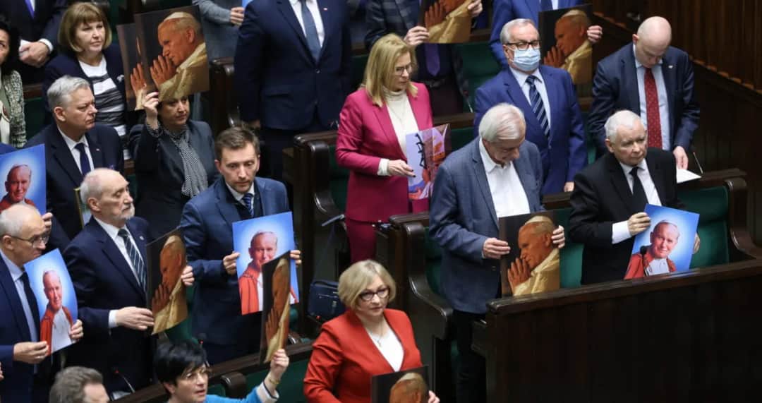 Jak sejm uchwala ważne uchwały i co to oznacza dla Polski