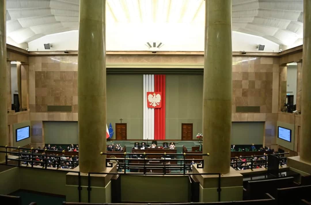 Kiedy 1 posiedzenie sejmu? Poznaj datę i kluczowe szczegóły