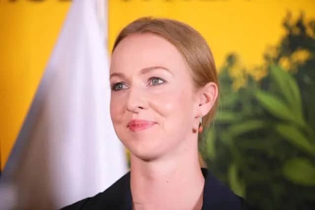 Gdzie pracuje żona Hołowni? Zaskakujące fakty o jej karierze pilota